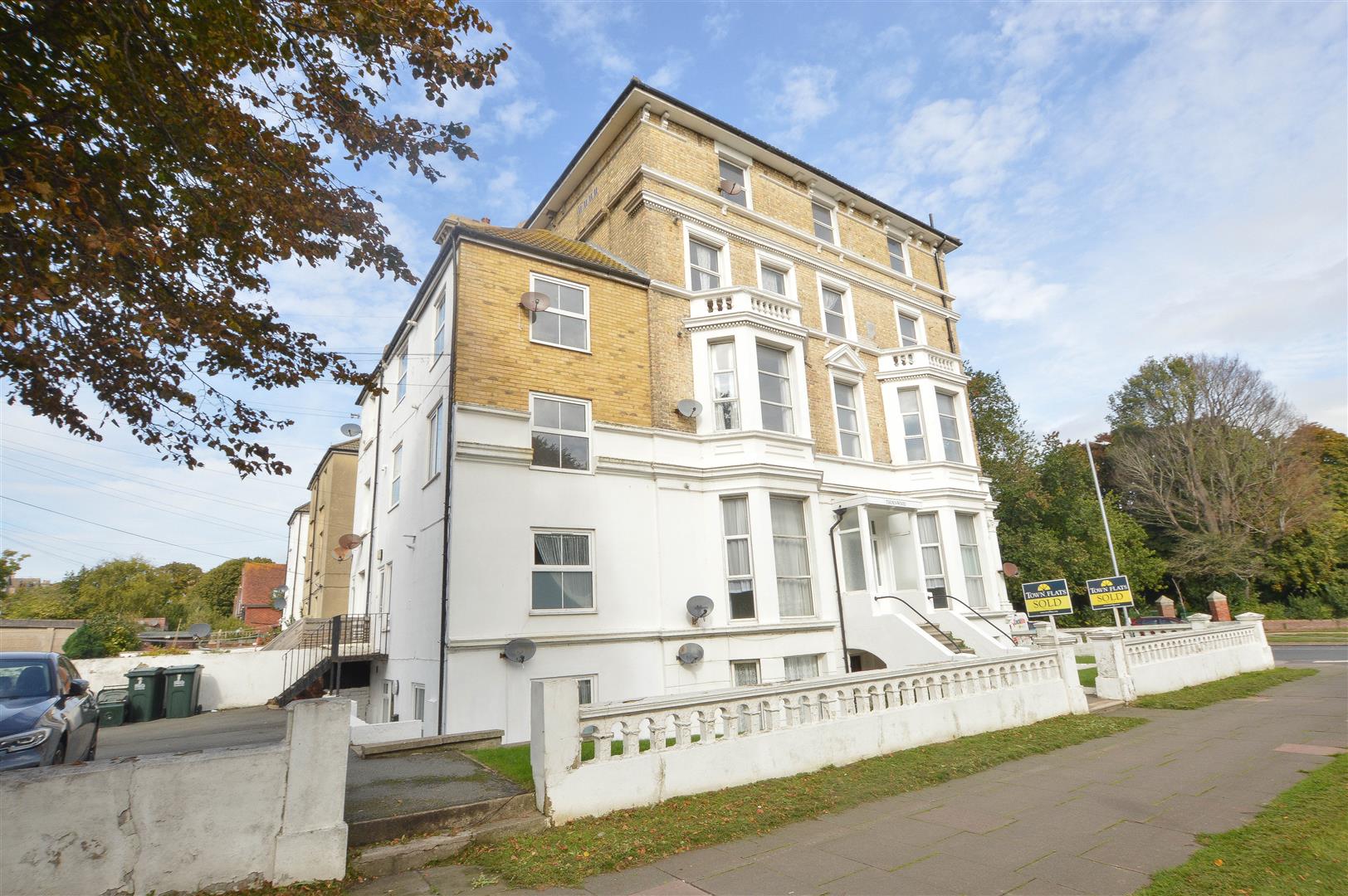 Property Details for The Avenue Eastbourne East Sussex BN21 3YB Town